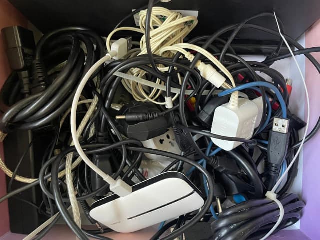 Gdzie wyrzucić kable? Poznaj najlepsze sposoby na ich utylizację Gdzie wyrzucić kable? Poznaj najlepsze sposoby na ich utylizację