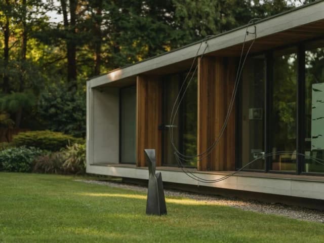 Jak schować kable w domu i uniknąć bałaganu w przestrzeni Jak schować kable w domu i uniknąć bałaganu w przestrzeni