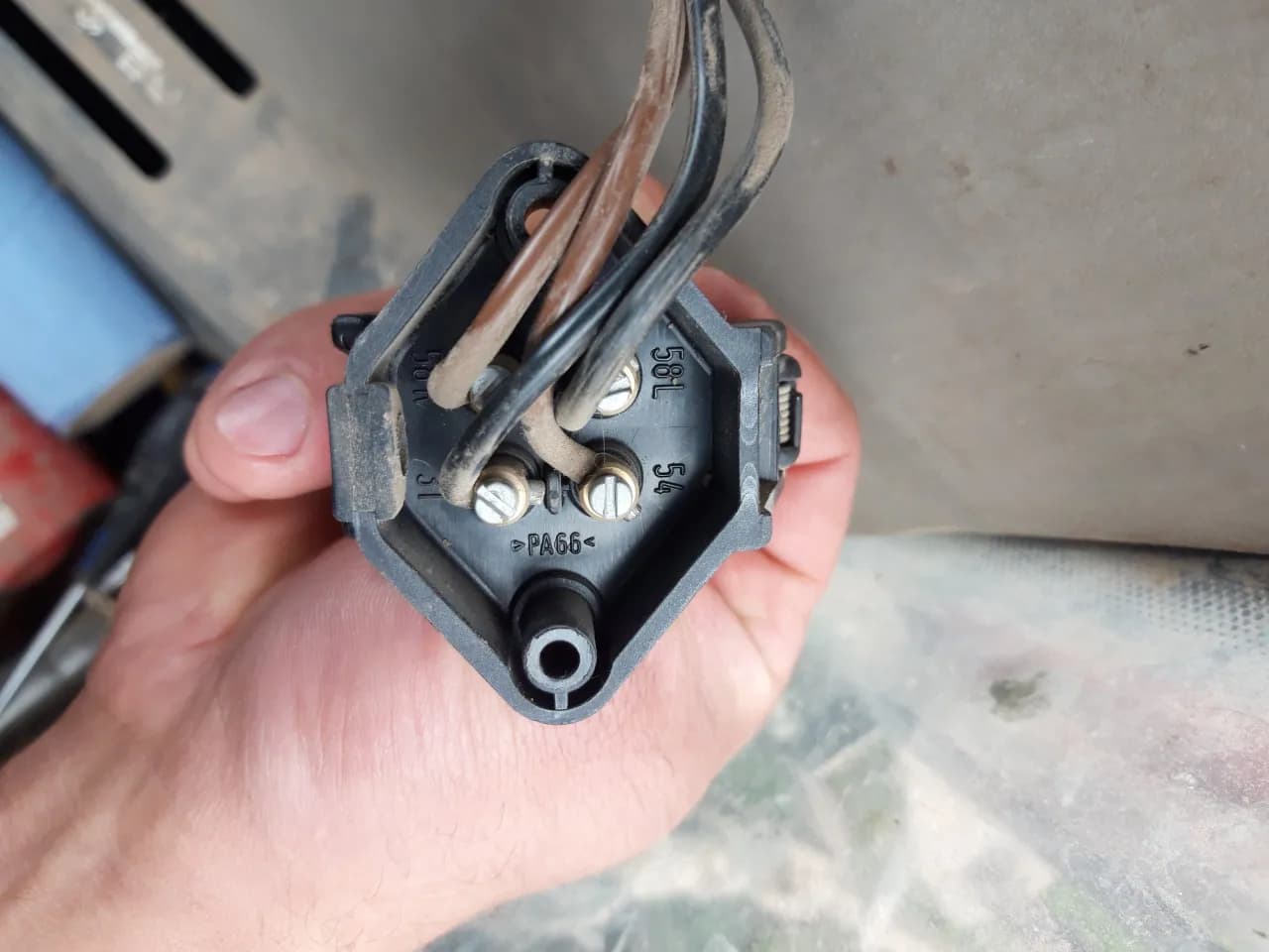 Jak podłączyć gniazdo 3 kable i uniknąć niebezpieczeństw elektrycznych Jak podłączyć gniazdo 3 kable i uniknąć niebezpieczeństw elektrycznych